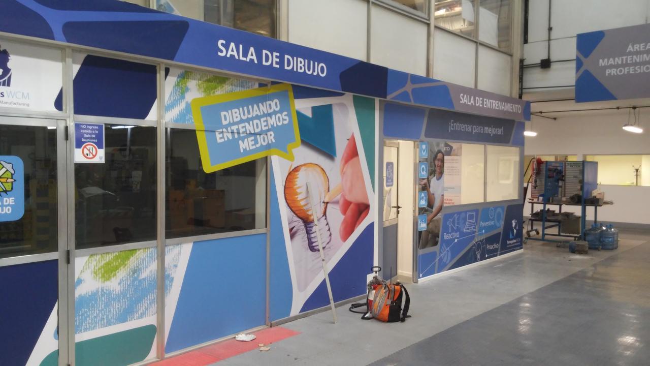 Ploteo integral de interiores corporativos