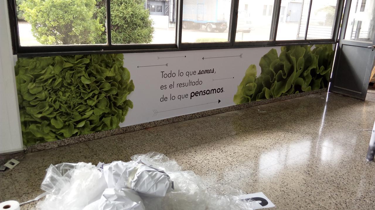 Ambientación de interiores con gráfica adhesiva