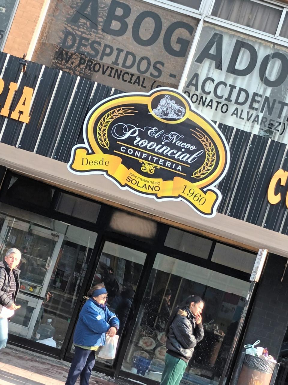 Marquesina iluminada para comercio