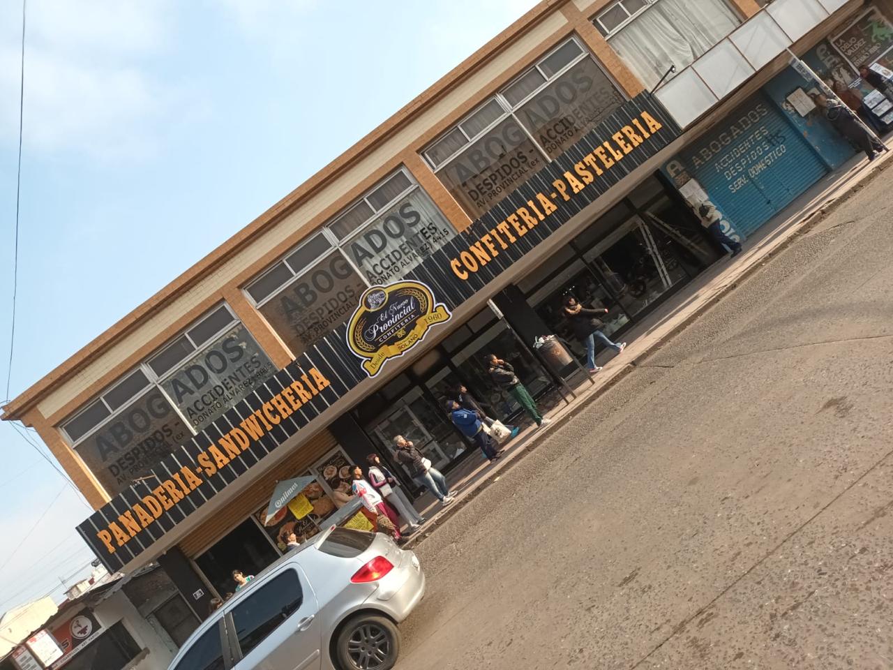 Diseño de marquesina corporativa profesional