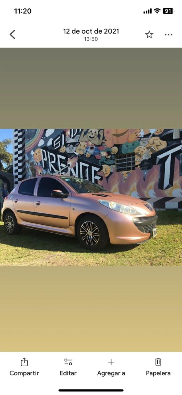 Ploteo de puertas con gráfica comercial