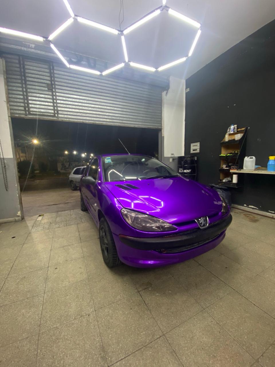 Vinilo de color sólido en carrocería completa