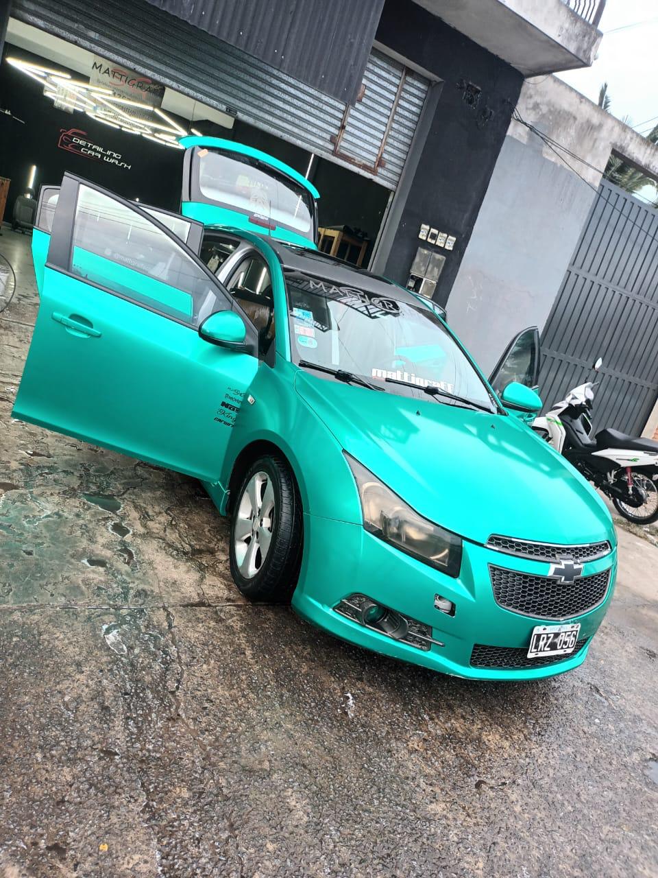 Ploteo parcial con diseño a medida